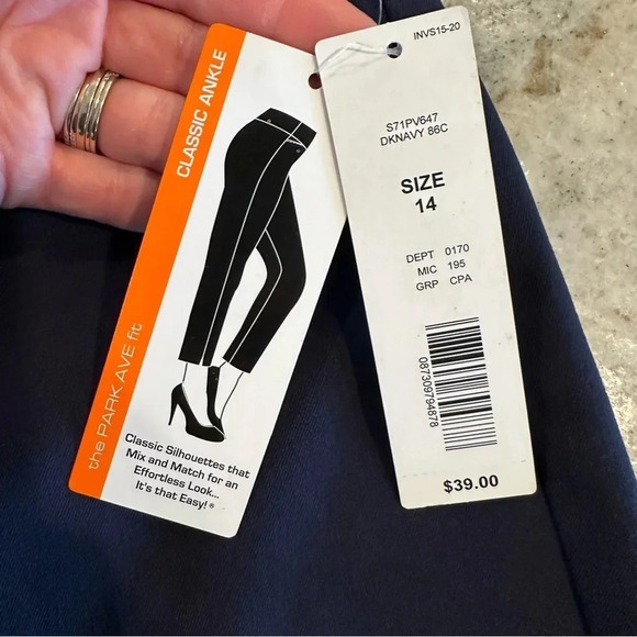 Investments Women’s the PARK AVE fit Classic Ankle Navy Pants Size 14 - Picture 4 of 9